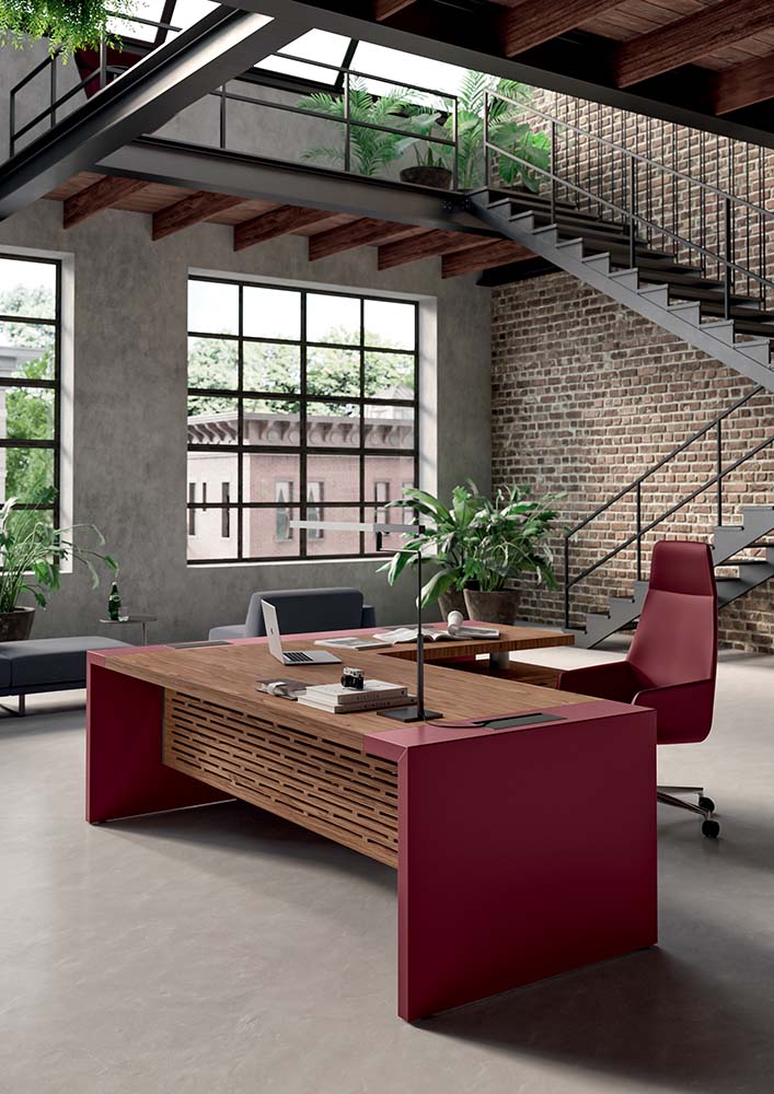 E10 Burgundy